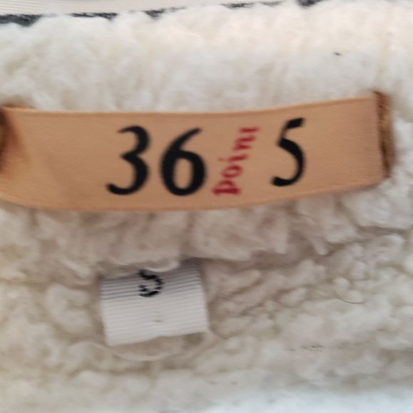 Disturbed Upcycled Denim Vest Adult Sm Faux Sherpa - Picture 5 of 8